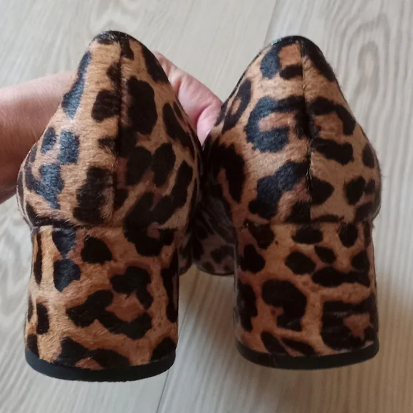 Franco Sarto Leopard Pumps - Picture 5 of 8